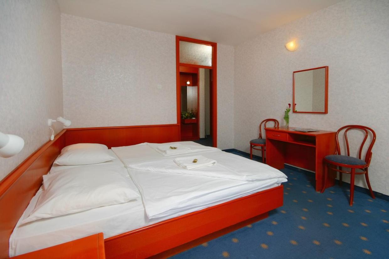 Hotel Laguna Gradac  Eksteriør billede